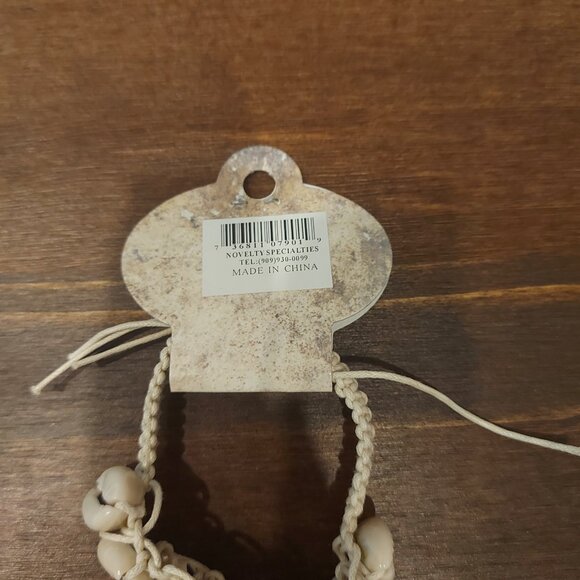 Urban Pop Cowrie Shell Bracelet - Picture 4 of 5